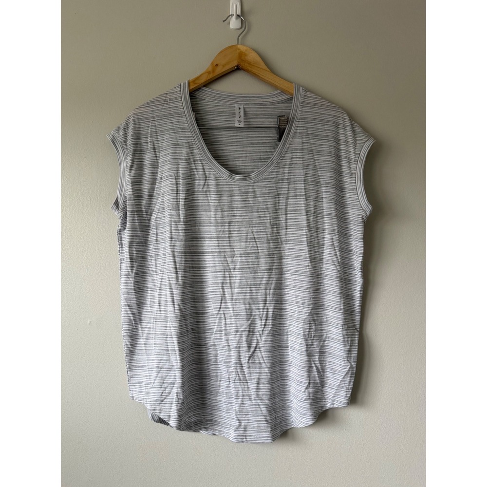 Athleta Womens Grey White Striped Scoop Neck Cap Sleeve Relaxed Top Size Medium